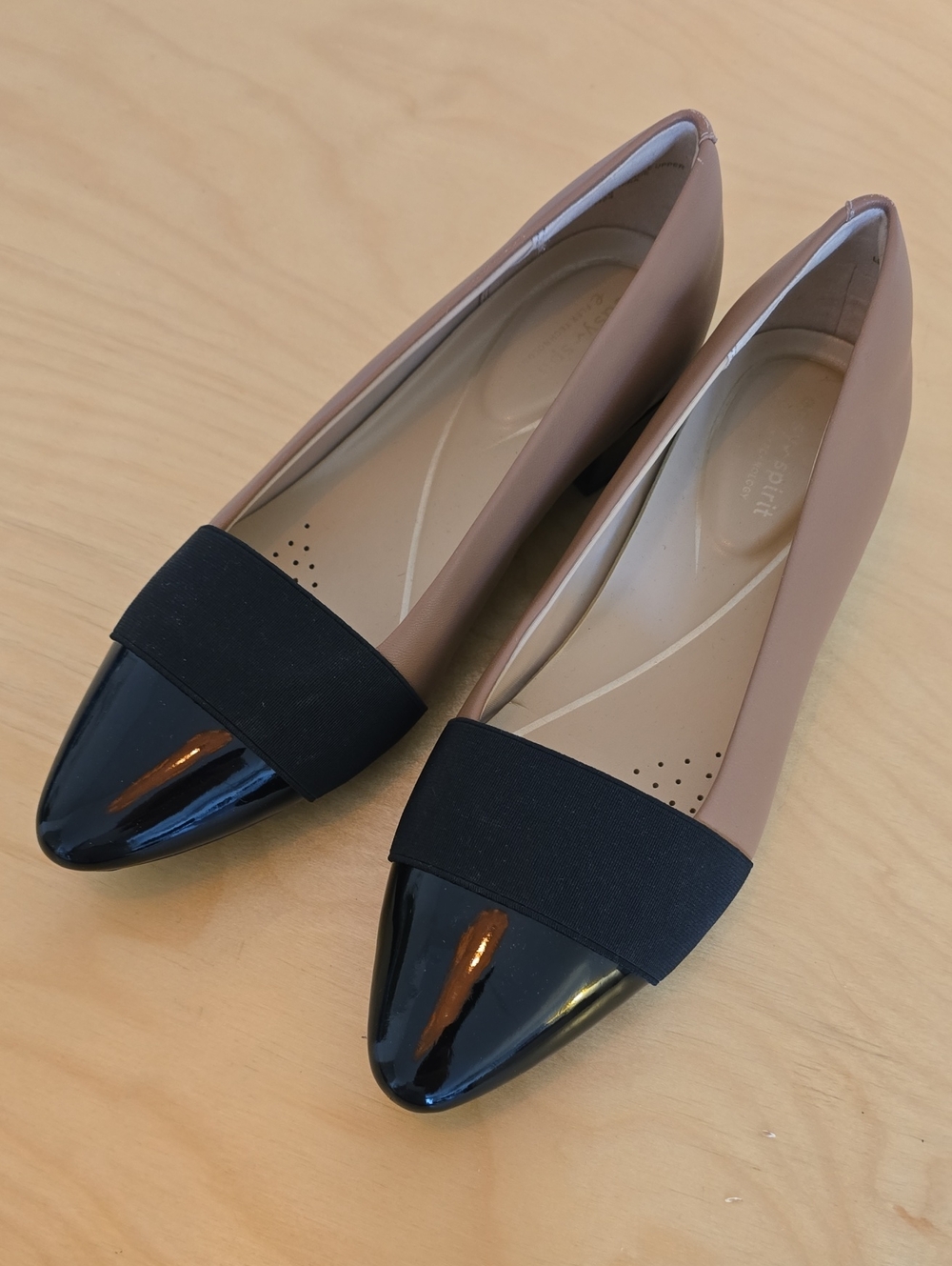 Easy Spirit Two-Tone Pointed Toe Flats in Black and Taupe